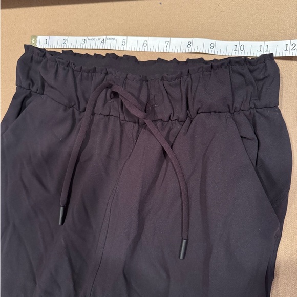 Lululemon Black Joggers - Size 2 - Picture 14 of 15